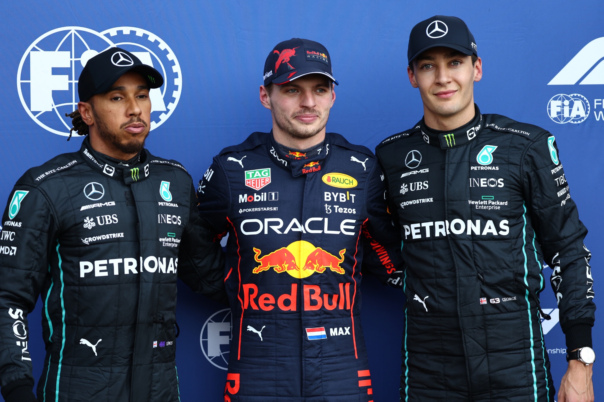 Pole position for Max Verstappen (NLD) Red Bull Racing ke-2 untuk George Russell (GBR) Mercedes AMG F1 dan Lewis Hamilton ke-3