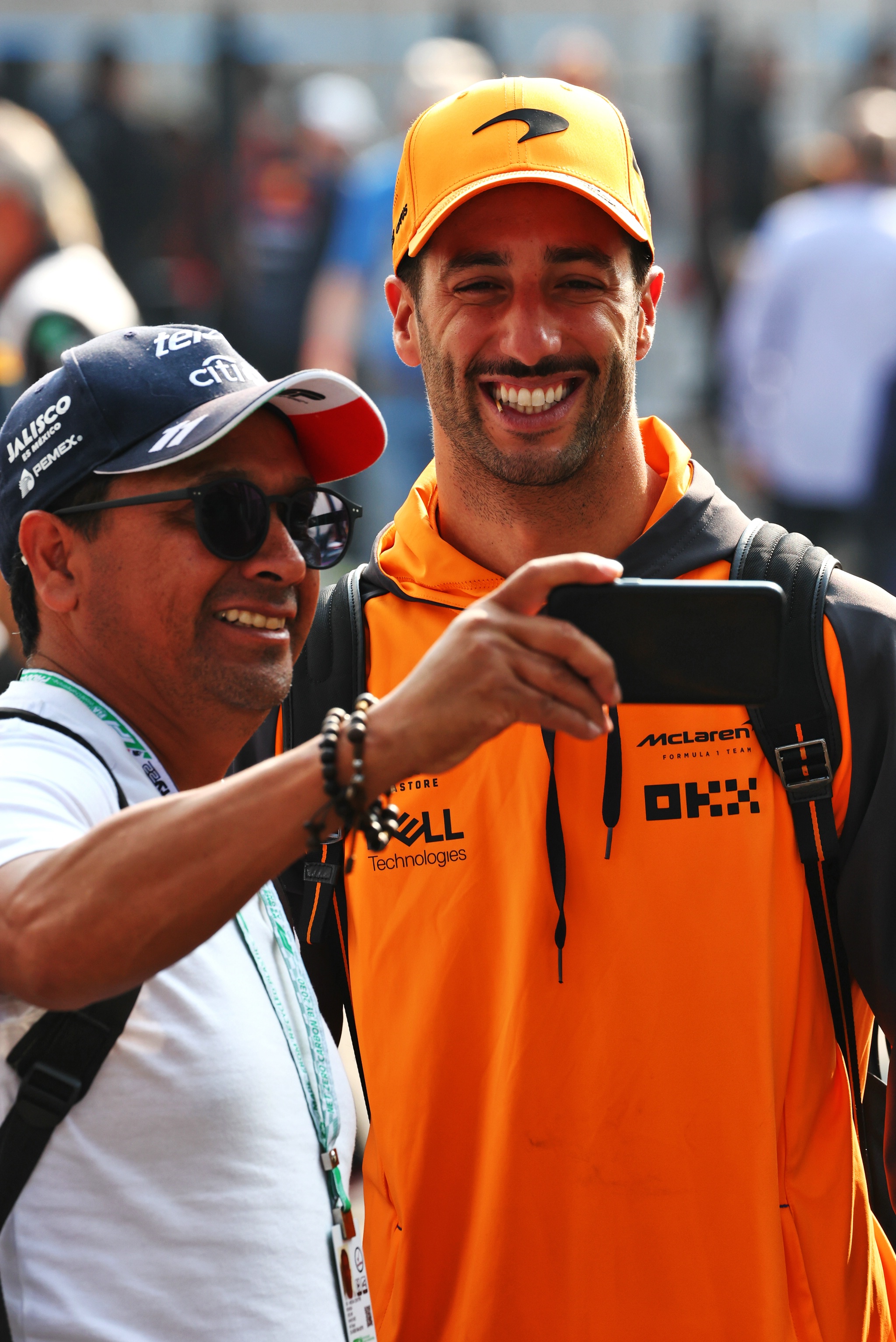 Daniel Ricciardo (AUS) ) McLaren. Kejuaraan Dunia Formula 1, Rd 20, Grand Prix Meksiko, Mexico City, Mexico, Race Day.
