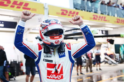 Pole position for Kevin Magnussen (DEN) Haas. Formula 1 World Championship, Rd 21, Brazilian Grand Prix, Sao Paulo, Brazil,