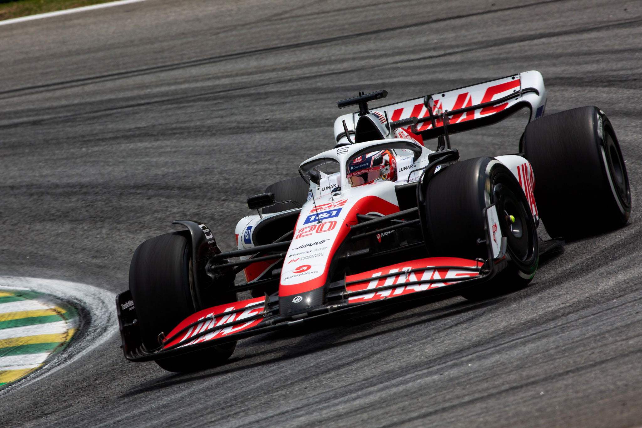 Kevin Magnussen (DEN) Haas VF-22. Formula 1 World Championship, Rd 21, Brazilian Grand Prix, Sao Paulo, Brazil, Qualifying