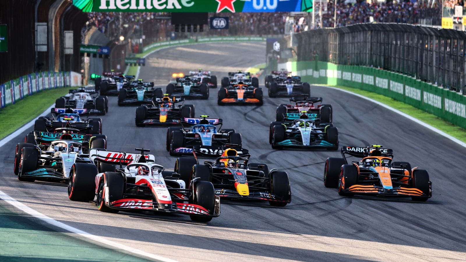 Start of the race, 