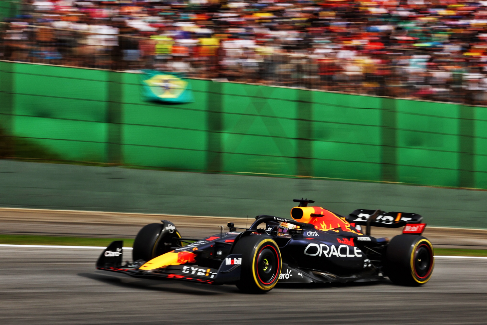 Max Verstappen (NLD ) Red Bull Racing RB18. Kejuaraan Dunia Formula 1, Rd 21, Grand Prix Brasil, Sao Paulo, Brasil,