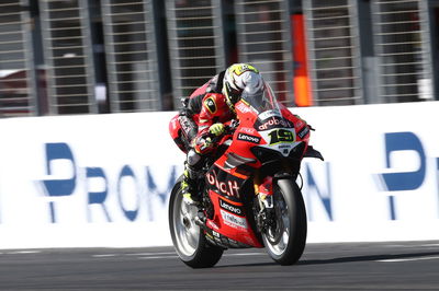 Alvaro Bautista , Race 1, Australian WorldSBK, 19 November