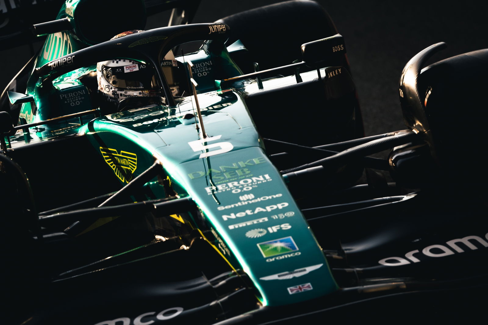 Sebastian Vettel (GER) Aston Martin F1 Team AMR22. Formula 1 World Championship, Rd 22, Abu Dhabi Grand Prix, Yas Marina