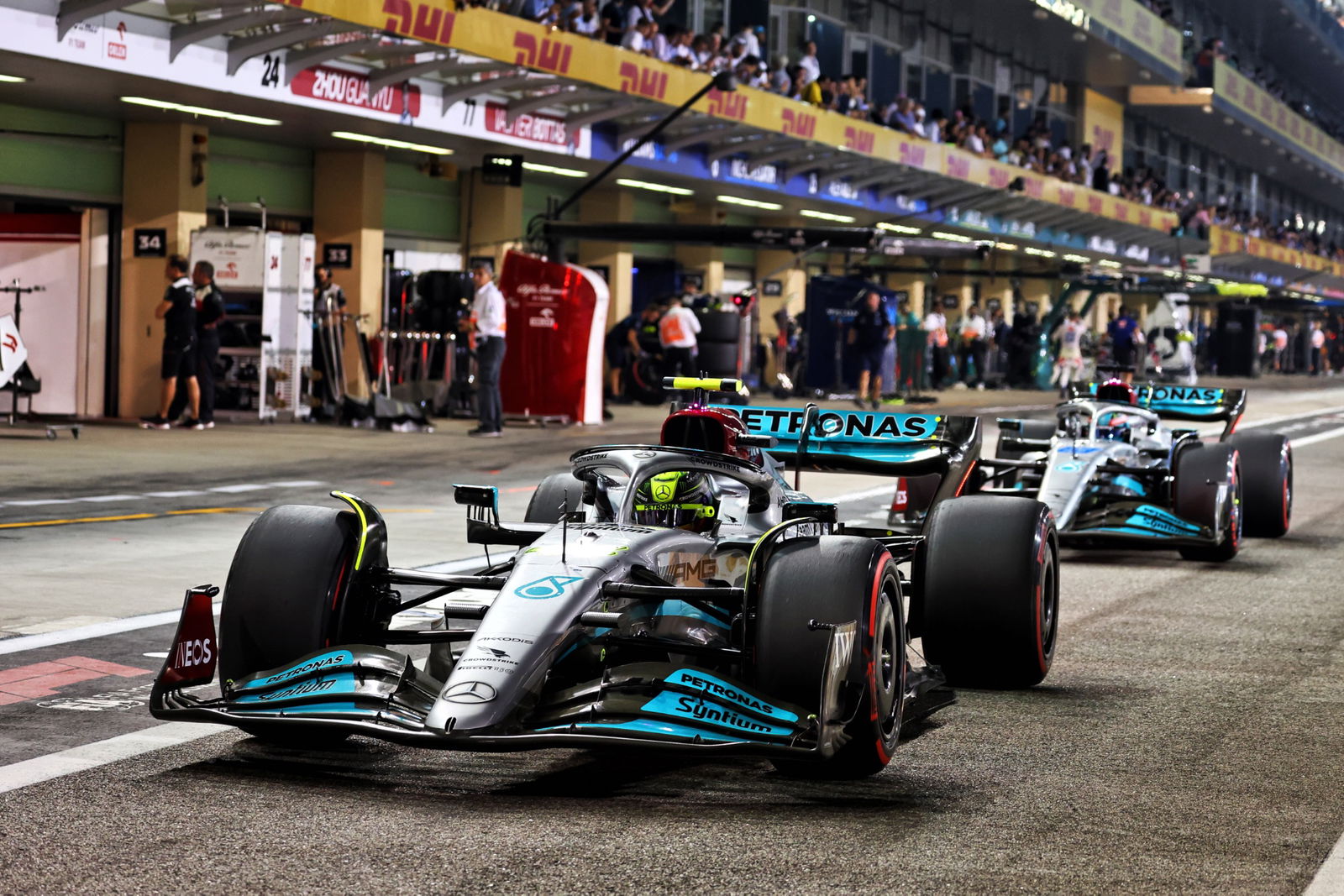Lewis Hamilton (GBR) Mercedes AMG F1 W13. Formula 1 World Championship, Rd 22, Abu Dhabi Grand Prix, Yas Marina Circuit,
