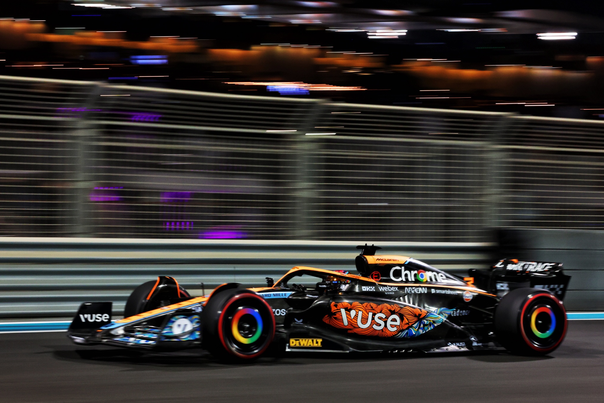 Daniel Ricciardo (AUS) McLaren MCL36. Formula 1 World Championship, Rd 22, Abu Dhabi Grand Prix, Yas Marina Circuit, Abu