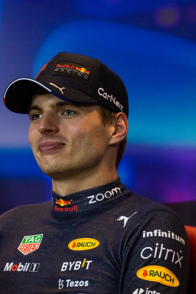 Max Verstappen (NLD ) Balapan Red Bull dalam Konferensi Pers FIA pasca balapan. Kejuaraan Dunia Formula 1, Rd 22, Abu Dhabi