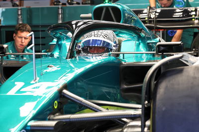 Fernando Alonso (ESP) Aston Martin F1 Team AMR22. Formula 1 Testing, Yas Marina Circuit, Abu Dhabi, Tuesday.-