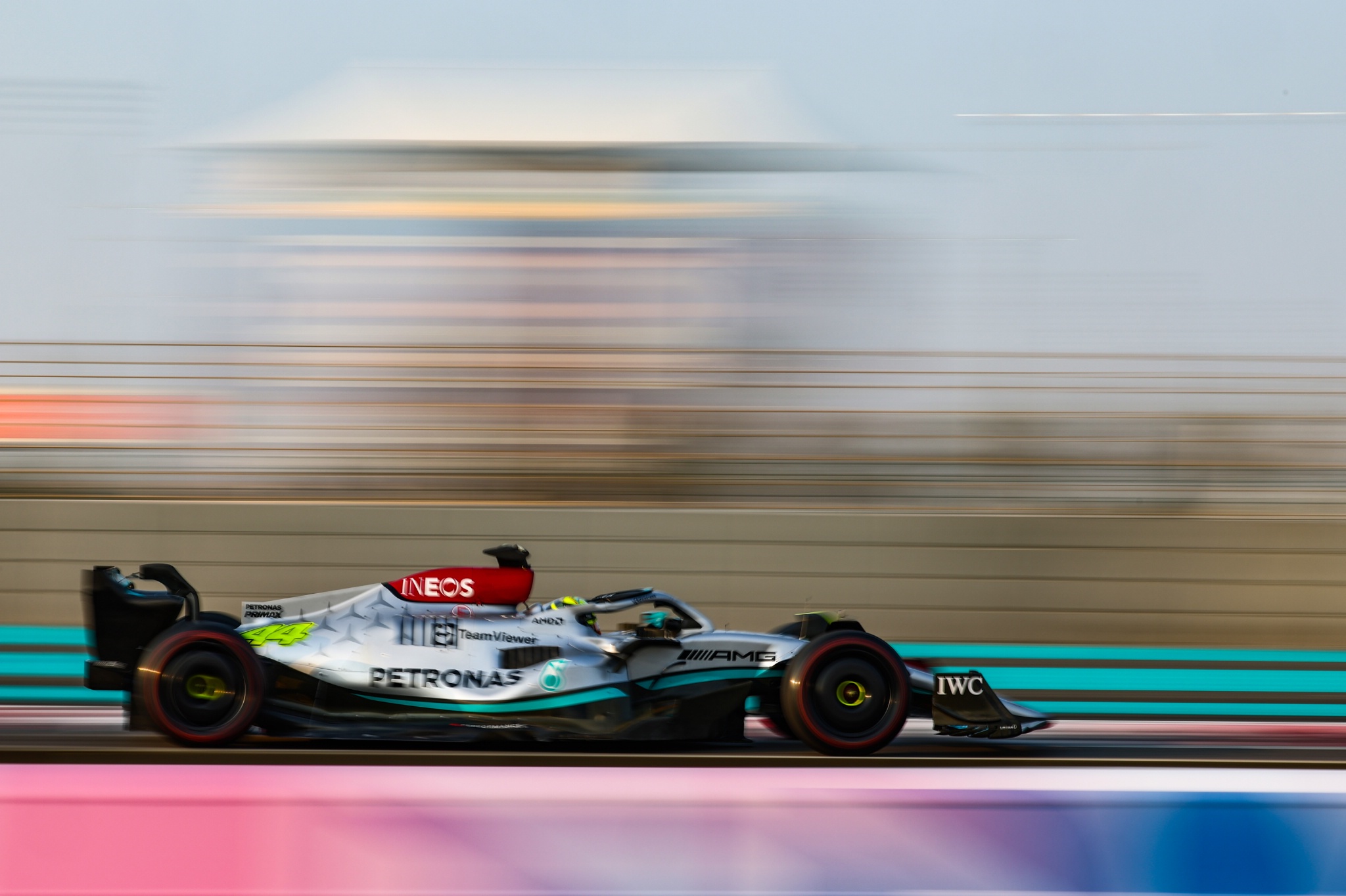 Lewis Hamilton (GBR ), Mercedes AMG F1 Formula 1 Testing, Sirkuit Yas Marina, Abu Dhabi, Selasa.- www.xpbimages.com,