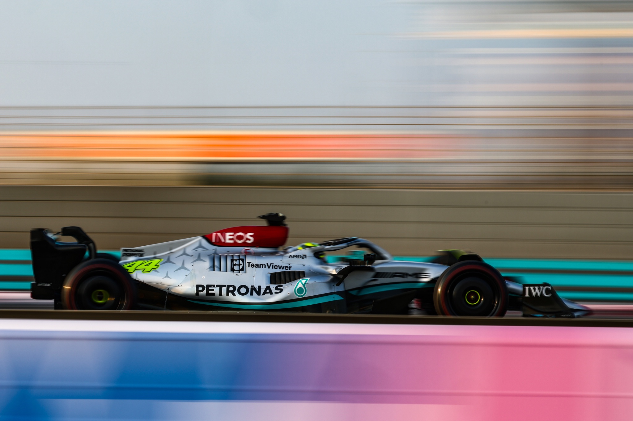 Lewis Hamilton (GBR ), Mercedes AMG F1 Formula 1 Testing, Sirkuit Yas Marina, Abu Dhabi, Selasa.- www.xpbimages.com,