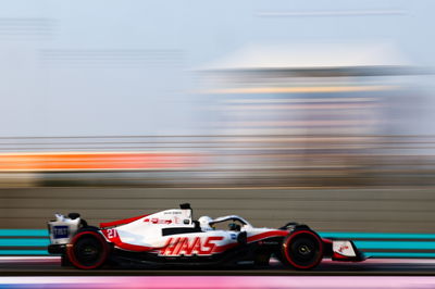 Nico Hulkenberg (GER ) , Haas F1 Team F1 Team Formula 1 Testing, Sirkuit Yas Marina, Abu Dhabi, Selasa.-