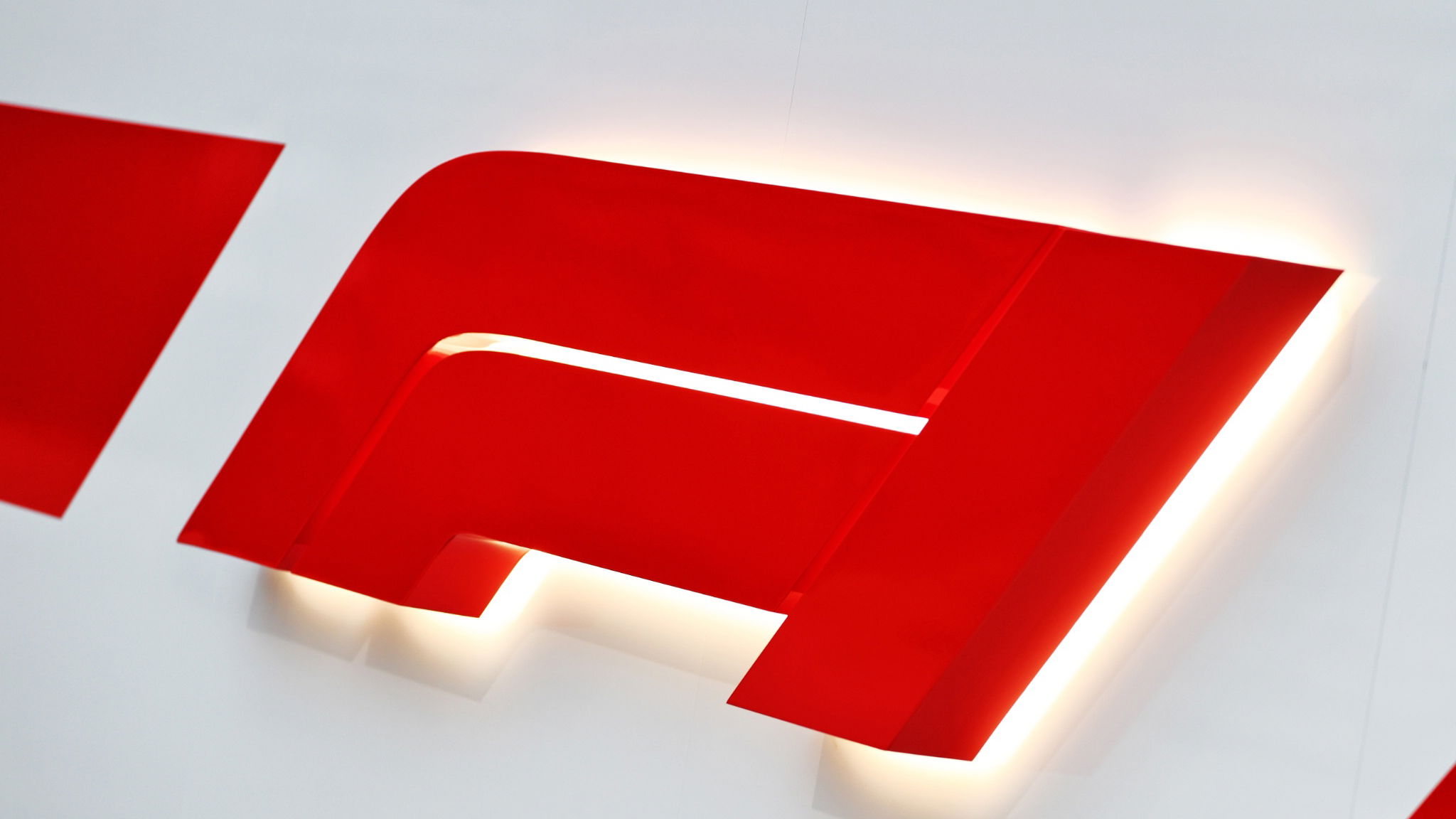 Circuit atmosphere - F1 logo. Formula 1 Testing, Sakhir, Bahrain, Preparations.
- www.xpbimages.com, EMail: