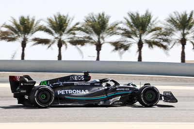 George Russell (GBR ) Mercedes AMG F1 W14.Pengujian Formula 1, Sakhir, Bahrain, Hari Pertama.- www.xpbimages.com, EMail: