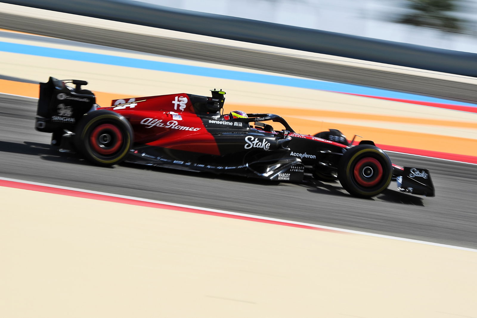 Zhou Guanyu (CHN) Alfa Romeo F1 Team C39. Formula 1 Testing, Sakhir, Bahrain, Day One.- www.xpbimages.com, EMail: