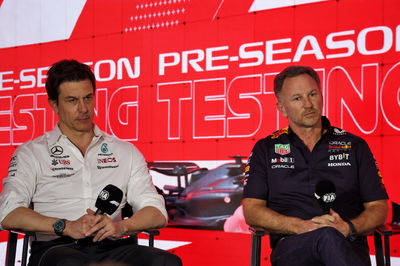 (L to R): Toto Wolff (GER) Mercedes AMG F1 Shareholder and Executive Director and Christian Horner (GBR) Red Bull Racing