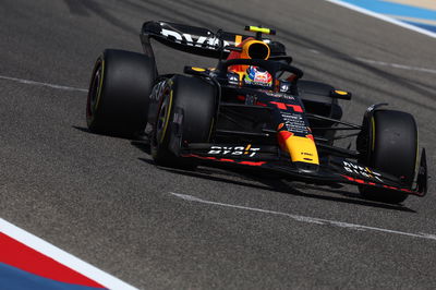 Sergio Perez (MEX) Red Bull Racing RB19.