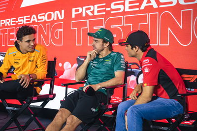 (L to R): Lando Norris (GBR) McLaren; Fernando Alonso (ESP) Aston Martin F1 Team, and Carlos Sainz Jr (ESP) Ferrari, in the