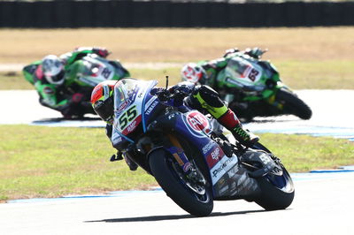 Andrea Locatelli , Balapan 2 Australian WorldSBK, 27 Februari