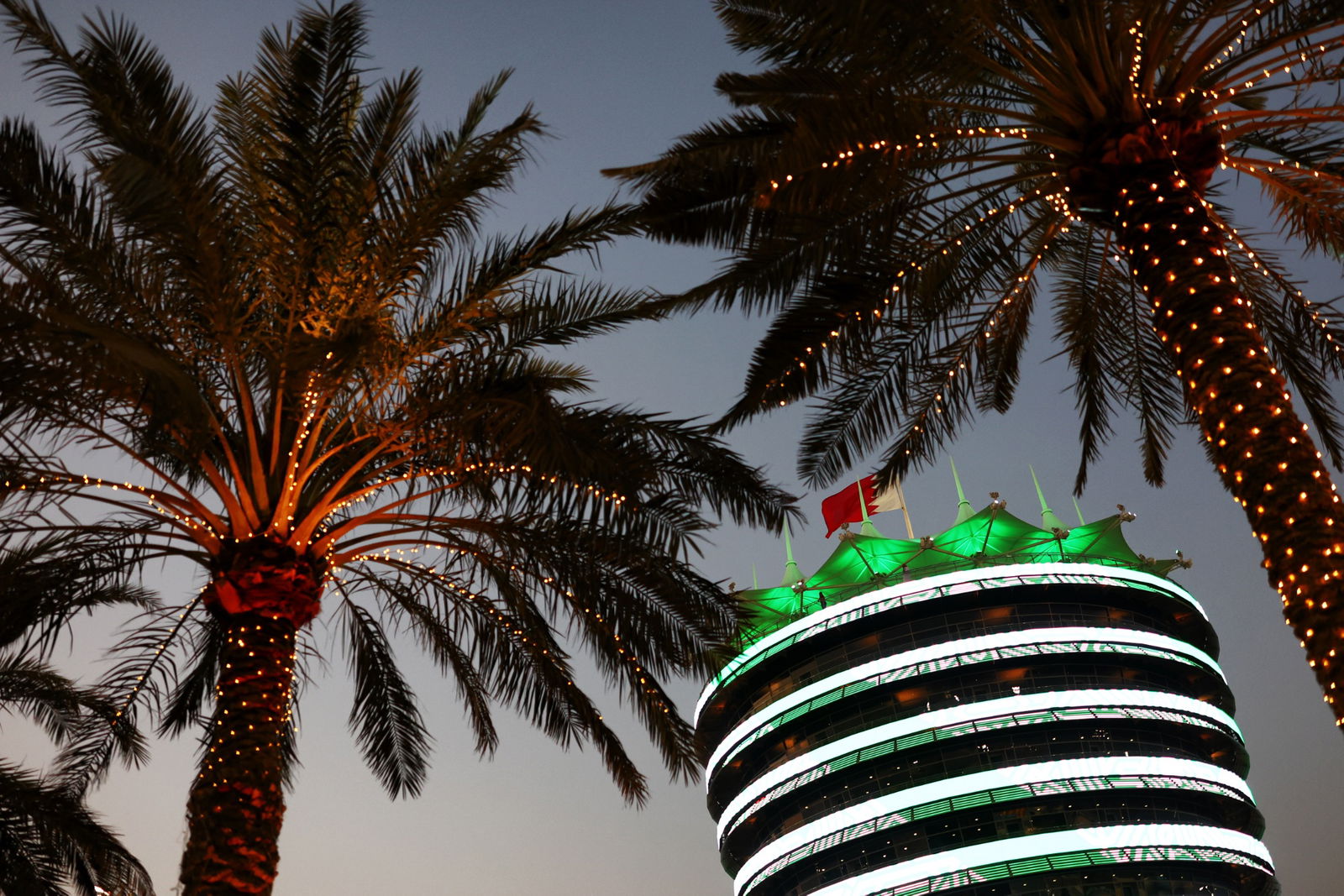 Circuit atmosphere - sun set. Formula 1 World Championship, Rd 1, Bahrain Grand Prix, Sakhir, Bahrain, Practice Day -