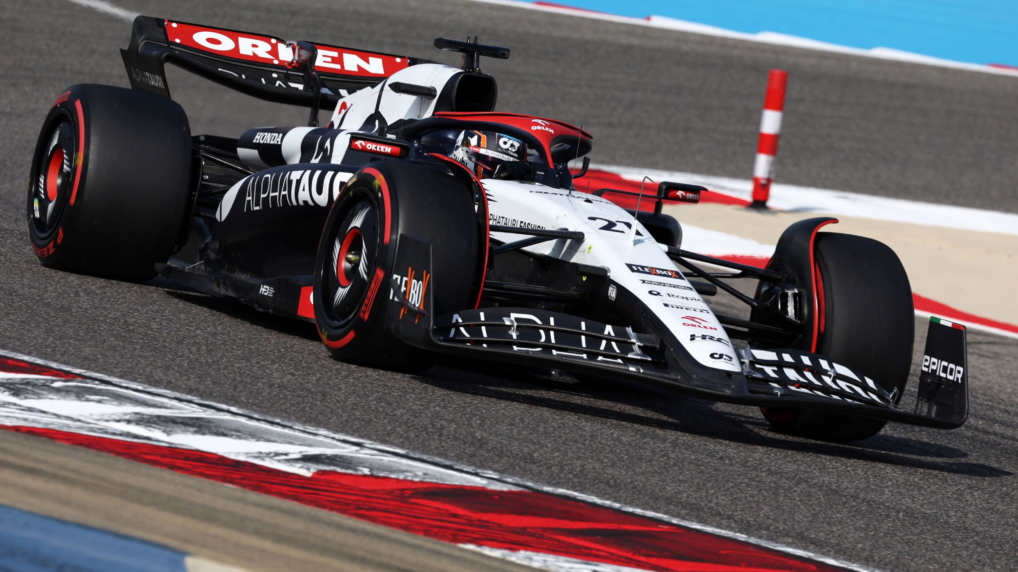 Nyck de Vries (NLD) AlphaTauri AT04. Formula 1 World Championship, Rd 1, Bahrain Grand Prix, Sakhir, Bahrain, Qualifying