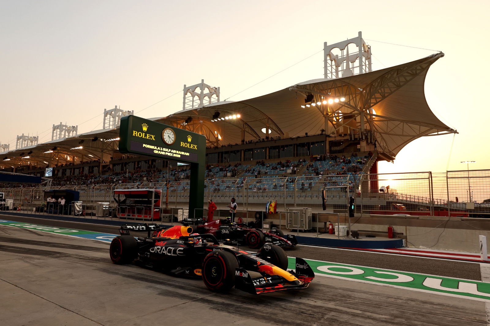 Max Verstappen (NLD) Red Bull Racing RB19. Formula 1 World Championship, Rd 1, Bahrain Grand Prix, Sakhir, Bahrain, Race