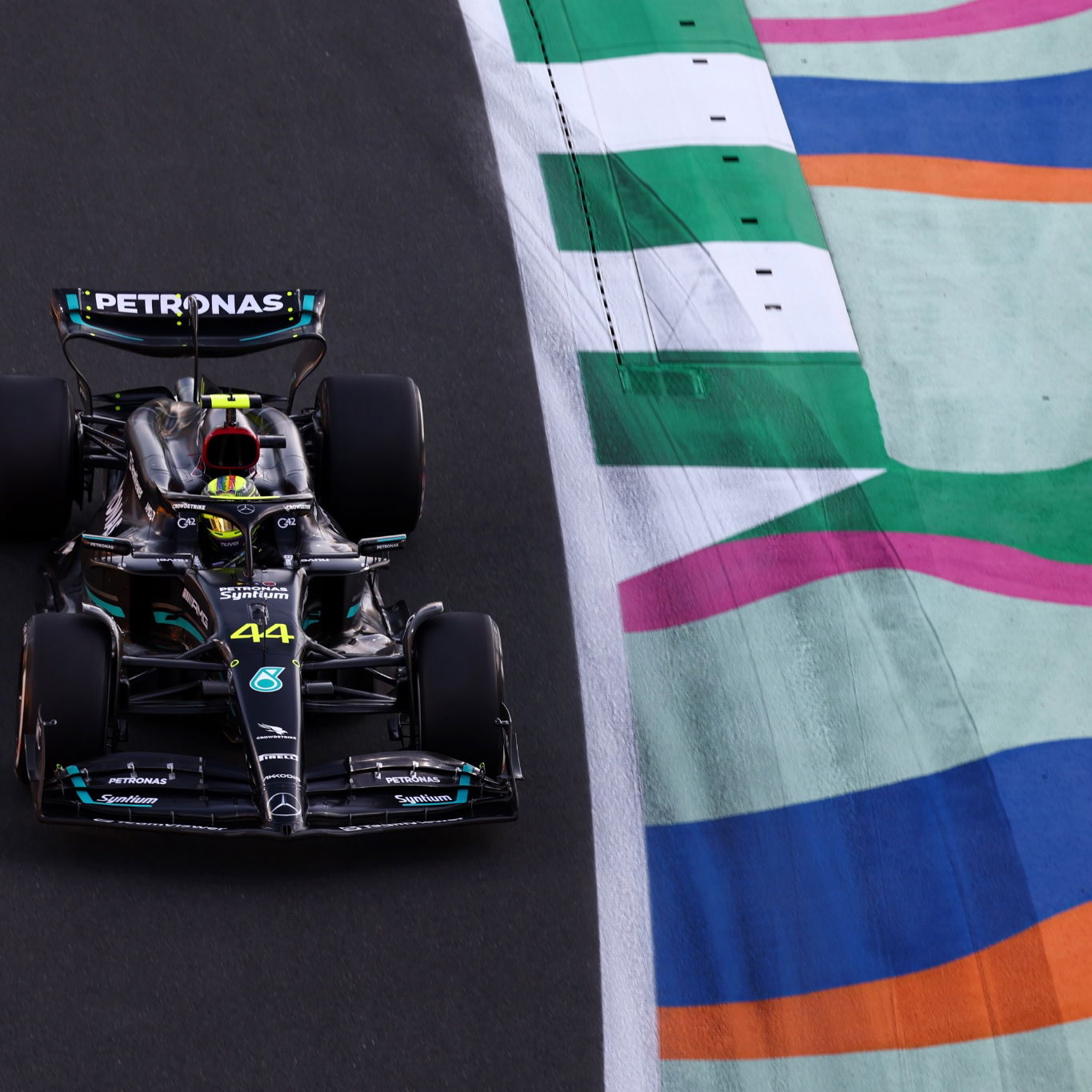 Lewis Hamilton (GBR) Mercedes AMG F1 W14. Formula 1 World Championship, Rd 2, Saudi Arabian Grand Prix, Jeddah, Saudi