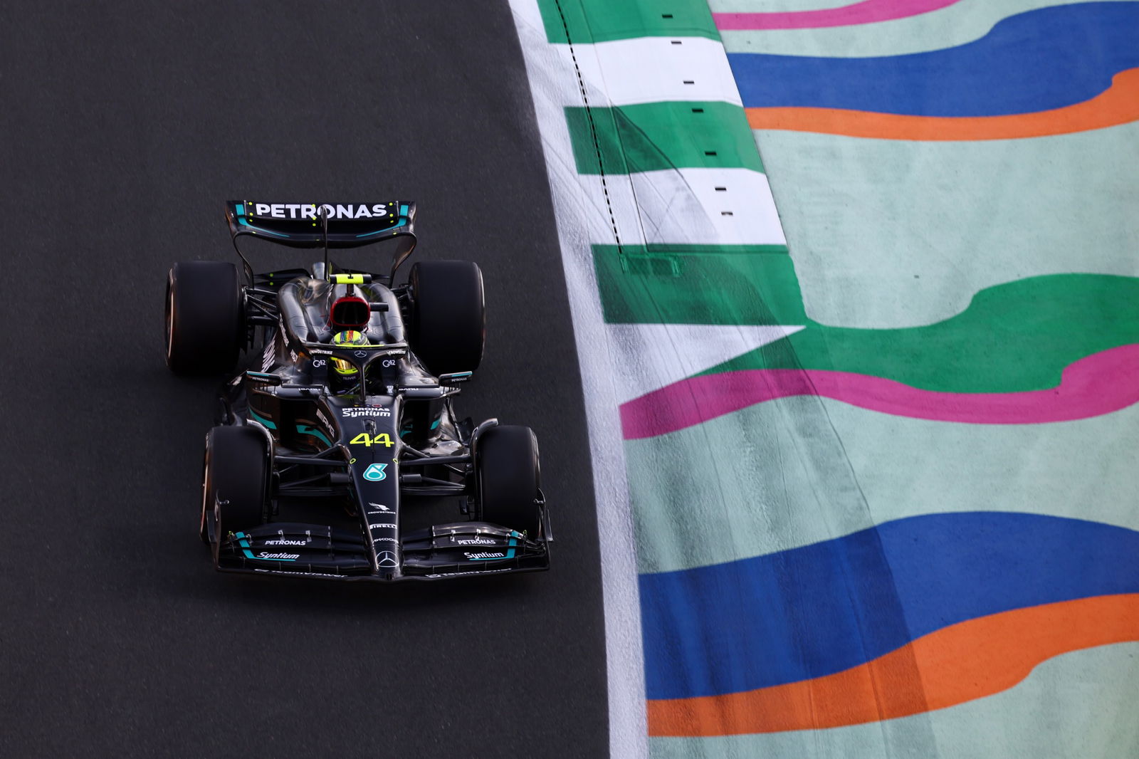 Lewis Hamilton (GBR) Mercedes AMG F1 W14. Formula 1 World Championship, Rd 2, Saudi Arabian Grand Prix, Jeddah, Saudi