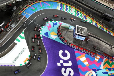 Fernando Alonso (ESP) Aston Martin F1 Team AMR23 leads at the start of the race. Formula 1 World Championship, Rd 2, Saudi