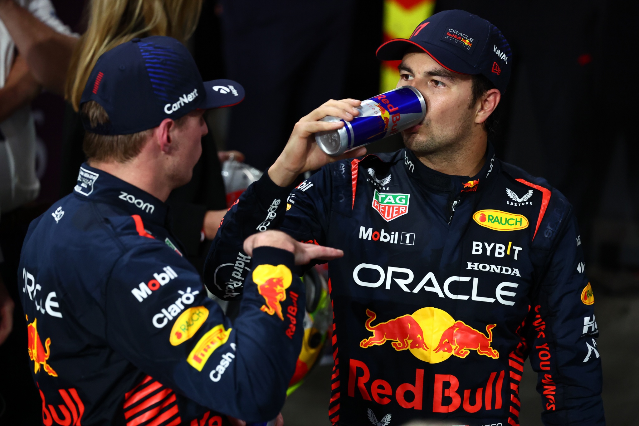 2nd place Max Verstappen (NLD) Red Bull Racing RB19 dengan posisi pertama untuk Sergio Perez (MEX) Red Bull Racing. Formula 1 World