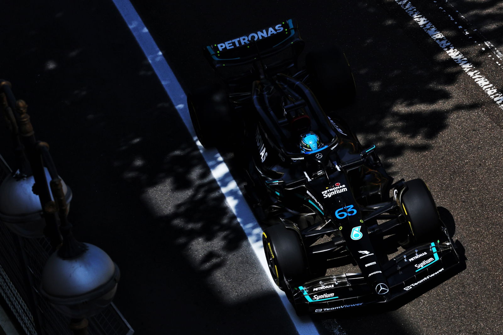 George Russell (GBR ) Mercedes AMG F1 W14. Kejuaraan Dunia Formula 1, Rd 4, Grand Prix Azerbaijan, Sirkuit Jalan Baku,