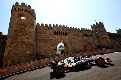 Nyck de Vries (NLD) AlphaTauri AT04. Formula 1 World Championship, Rd 4, Azerbaijan Grand Prix, Baku Street Circuit,