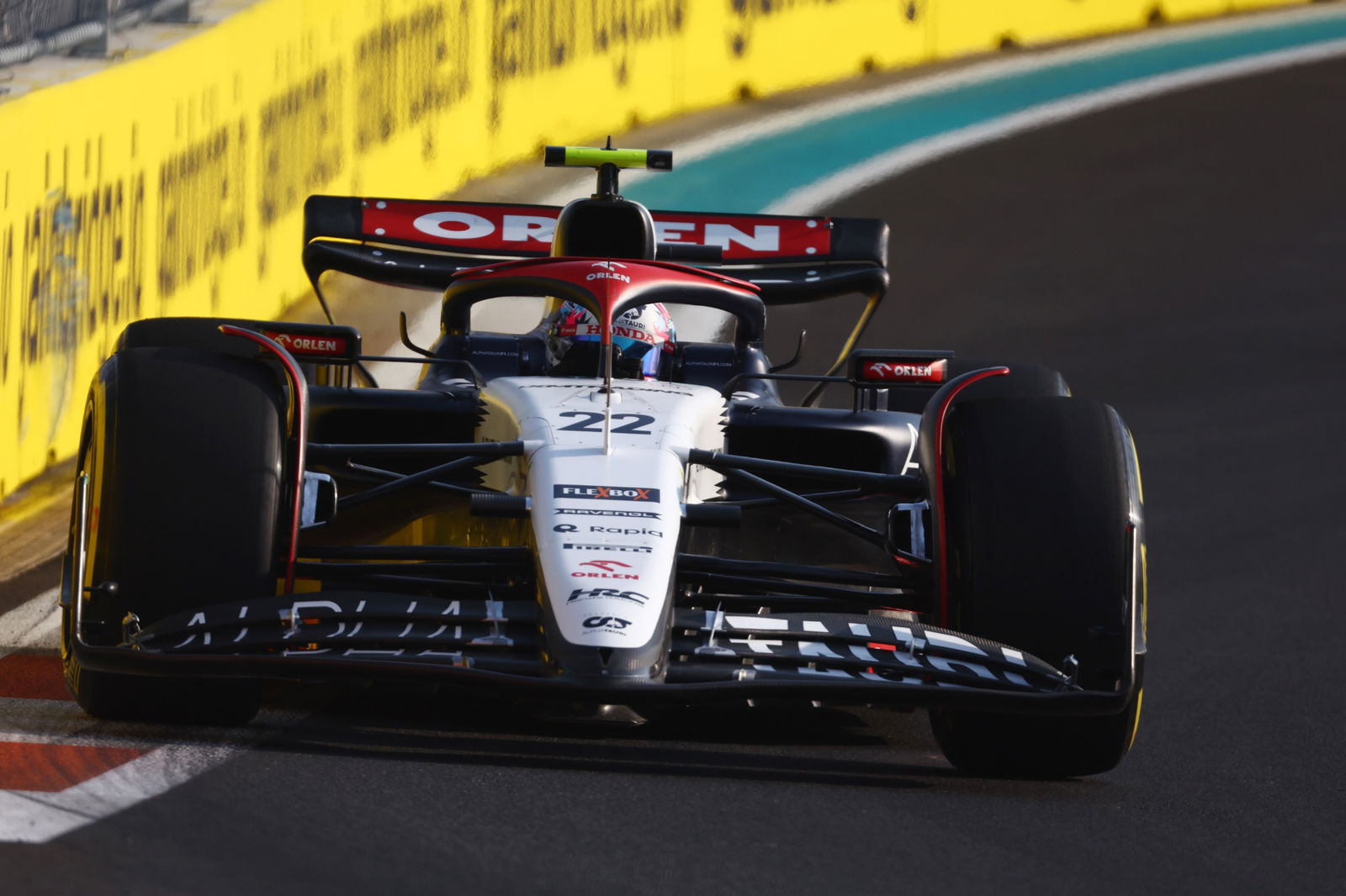 Yuki Tsunoda (JPN ) AlphaTauri AT04.Kejuaraan Dunia Formula 1, Rd 5, Grand Prix Miami, Miami, Florida, AS, Latihan