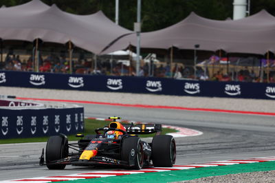 Sergio Perez (MEX ) Red Bull Racing RB19. Kejuaraan Dunia Formula 1, Rd 8, Grand Prix Spanyol, Barcelona, Spanyol, Balapan