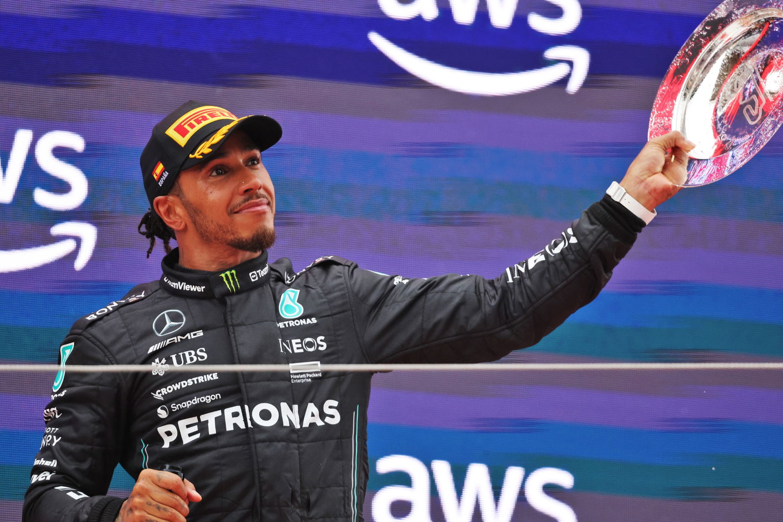Lewis Hamilton (GBR ) Mercedes AMG F1 merayakan podium keduanya. Formula 1 World Championship, Rd 8,