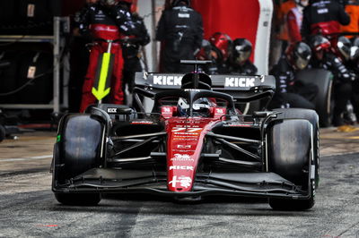 Valtteri Bottas (FIN) Alfa Romeo F1 Team C43 makes a pit stop. Formula 1 World Championship, Rd 8, Spanish Grand Prix,