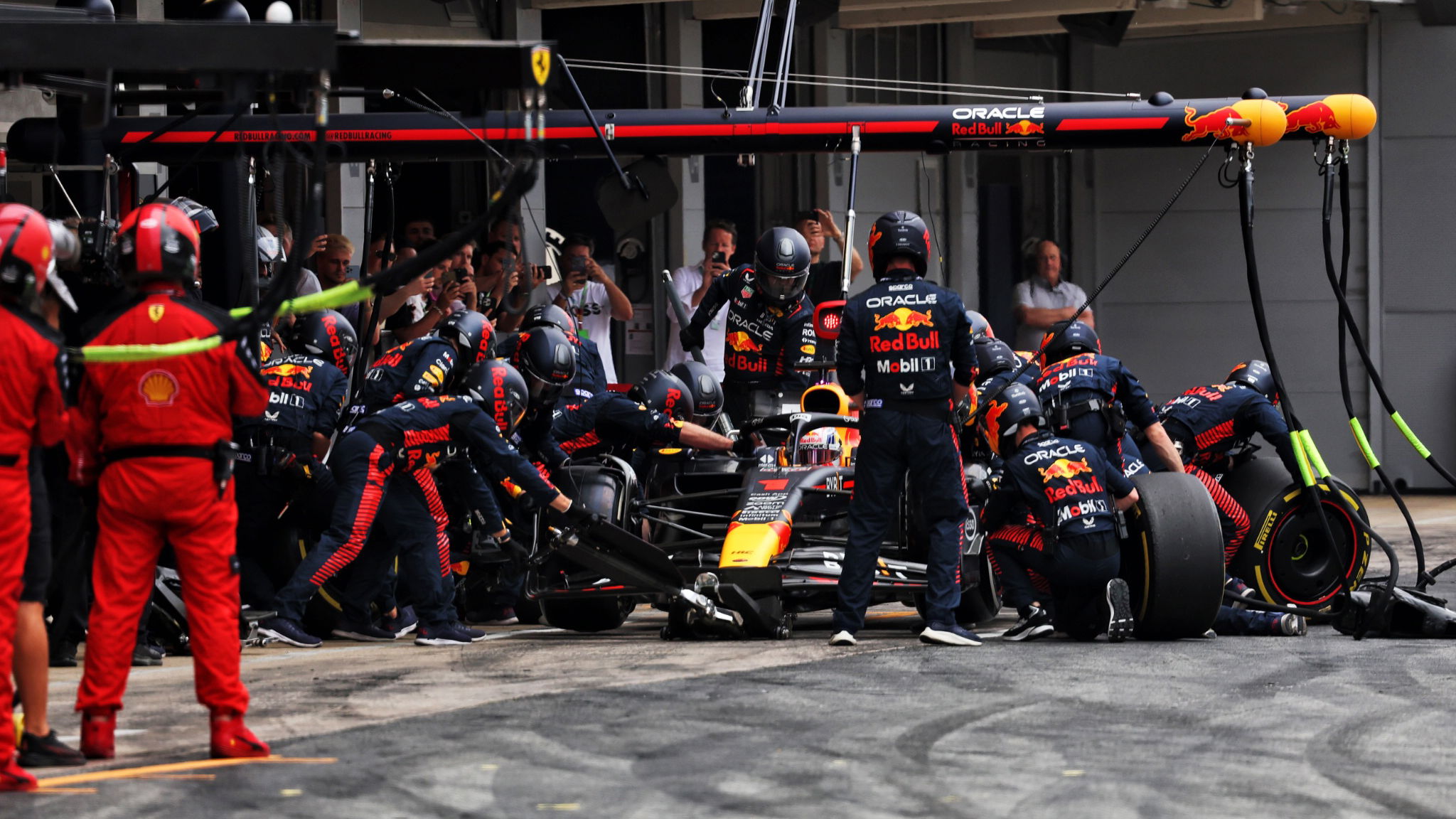 Max Verstappen (NLD) Red Bull Racing RB19 makes a pit stop. Formula 1 World Championship, Rd 8, Spanish Grand Prix,