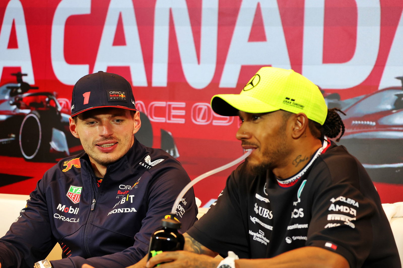 (L to R): Max Verstappen (NLD) Red Bull Racing and Lewis Hamilton (GBR) Mercedes AMG F1 in the post race FIA Press