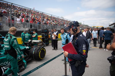 Adrian Newey (GBR) Red Bull Racing Chief Technical Officer looks at the Aston Martin F1 Team AMR23 of Fernando Alonso (ESP)