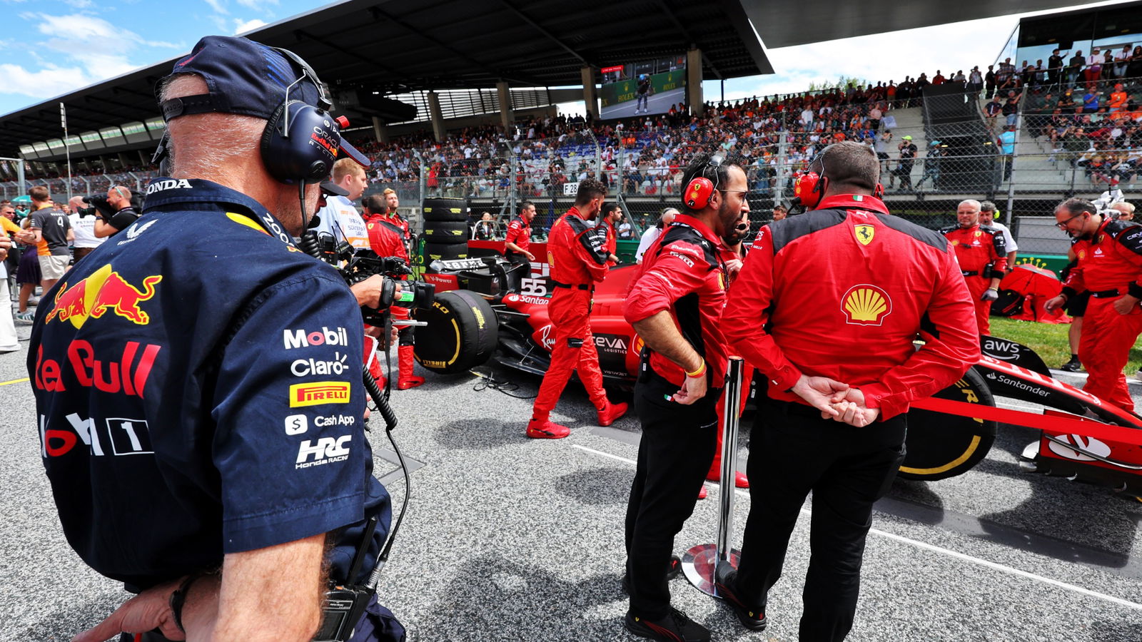 Adrian Newey (GBR) Red Bull Racing Chief Technical Officer on the grid. Formula 1 World Championship, Rd 10, Austrian