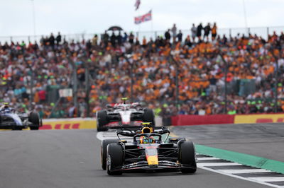 Sergio Perez (MEX ) Red Bull Racing RB19. Kejuaraan Dunia Formula 1, Rd 11, Grand Prix Inggris, Silverstone, Inggris,