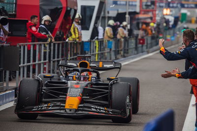 Pemenang balapan Max Verstappen (NLD) Red Bull Racing RB19 di parc ferme. Formula 1 World Championship, Rd 13, Belgian Grand