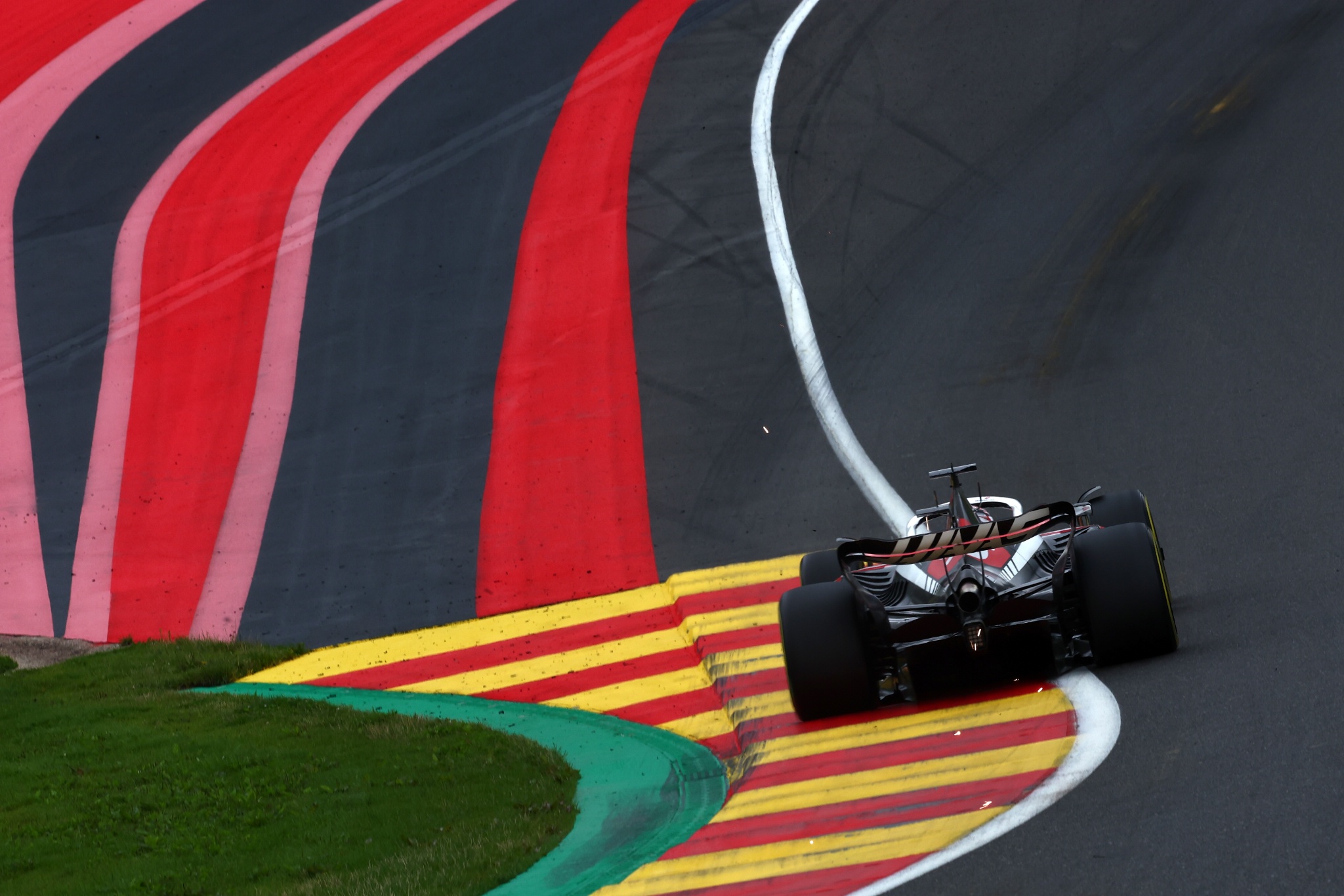 Kevin Magnussen (DEN ) Haas VF-23. Kejuaraan Dunia Formula 1, Rd 13, Grand Prix Belgia, Spa Francorchamps, Belgia,