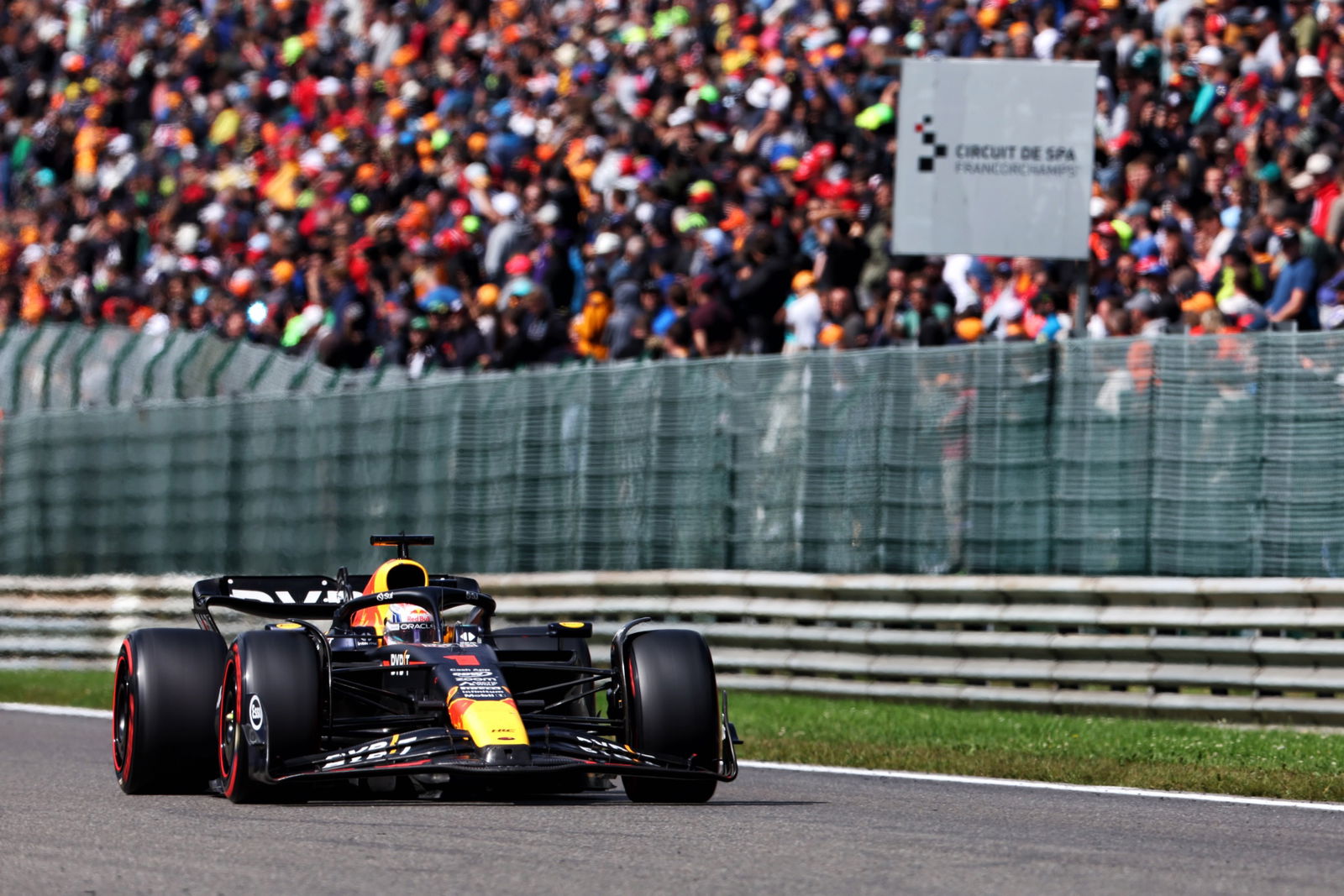 Max Verstappen (NLD ) Red Bull Racing RB19. Kejuaraan Dunia Formula 1, Rd 13, Grand Prix Belgia, Spa Francorchamps,
