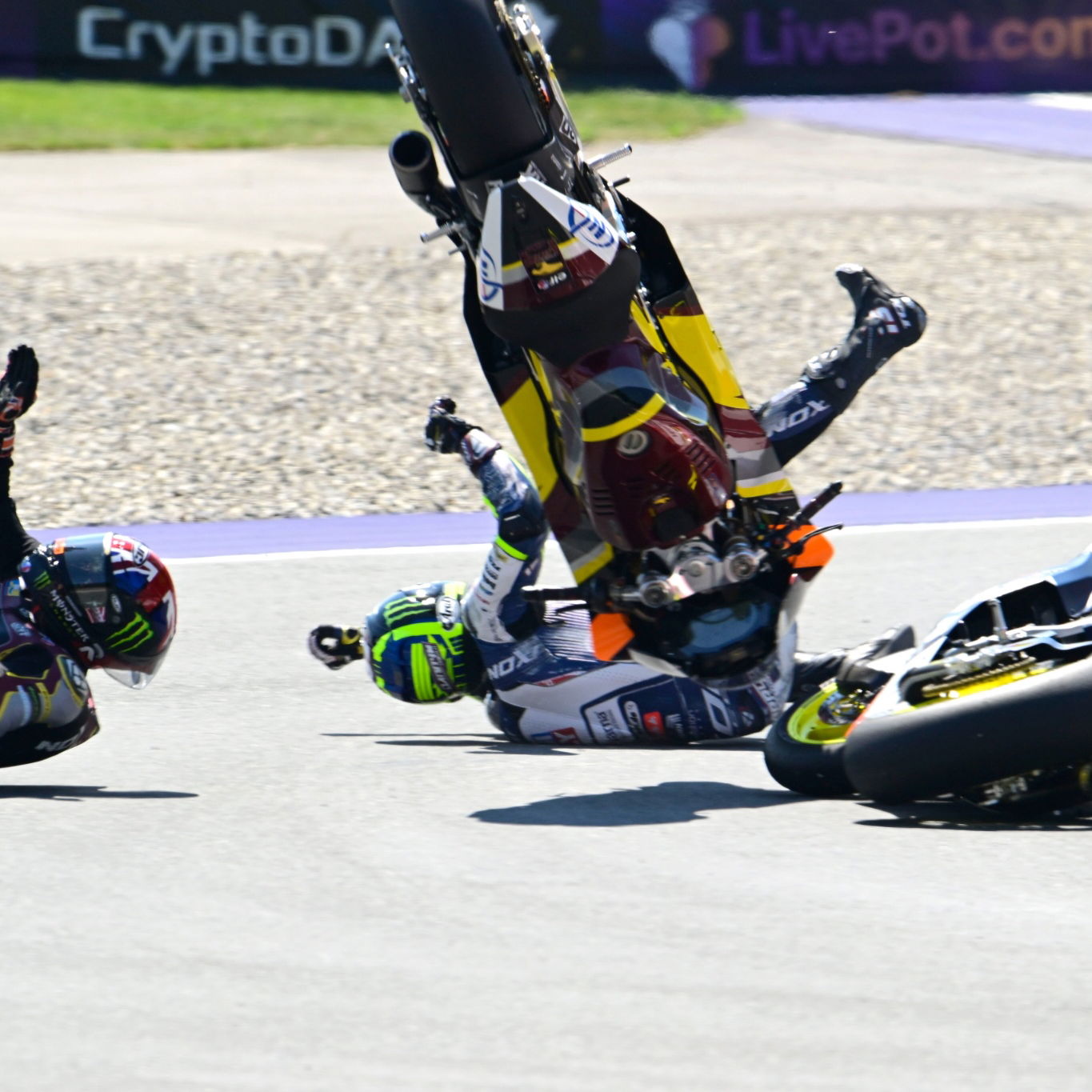 Sam Lowes, Darryn Binder crash, Moto2 race, Austrian MotoGP, 20 August