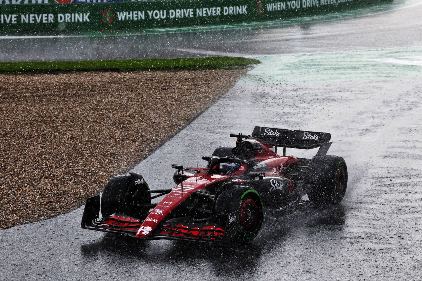 Valtteri Bottas (FIN) Alfa Romeo F1 Team C43 runs wide at Tarzan. Formula 1 World Championship, Rd 14, Dutch Grand Prix,