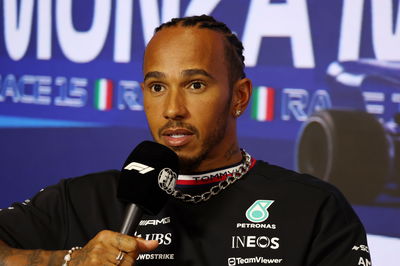 Lewis Hamilton (GBR ) Mercedes AMG F1 dalam Konferensi Pers FIA.Kejuaraan Dunia Formula 1, Rd 15, Grand Prix Italia,