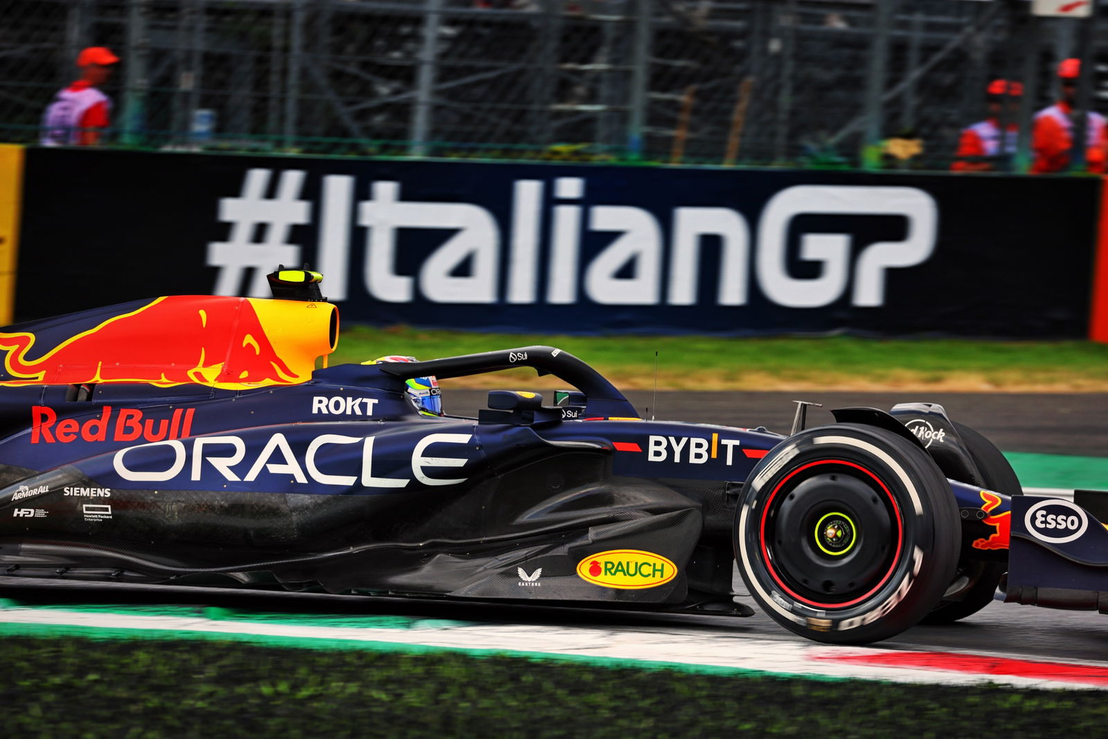 Sergio Perez (MEX) Red Bull Racing RB19. Formula 1 World Championship, Rd 15, Italian Grand Prix, Monza, Italy, Practice