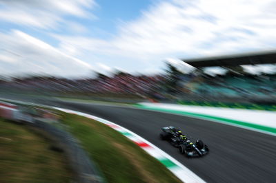 Lewis Hamilton (GBR ) Mercedes AMG F1 W14.Kejuaraan Dunia Formula 1, Rd 15, Grand Prix Italia, Monza, Italia, Latihan