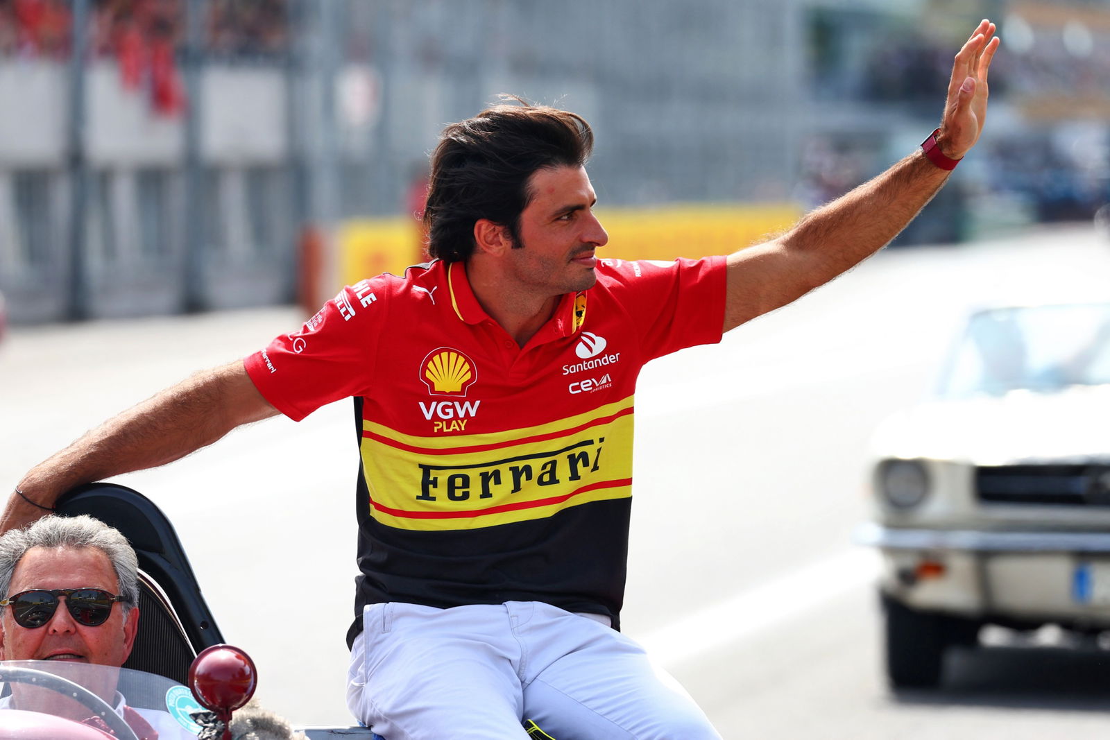 Carlos Sainz Jr (ESP) Ferrari on the drivers' parade. Formula 1 World Championship, Rd 15, Italian Grand Prix, Monza,