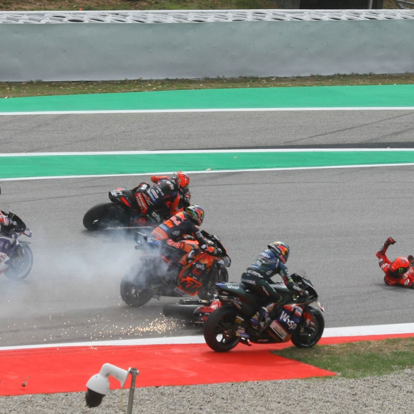 Francesco Bagnaia crash, MotoGP race, Catalunya MotoGP, 3 September